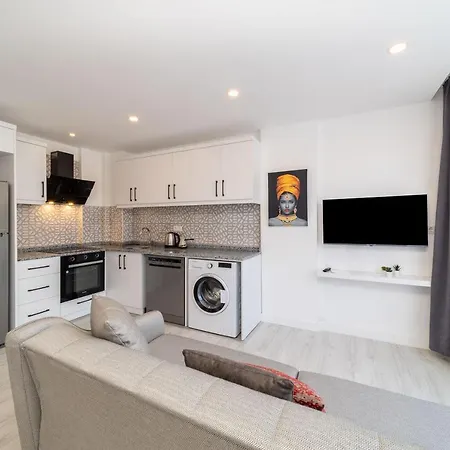 Central And Modern Flat In Muratpasa *