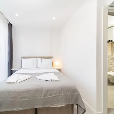 Central And Modern Flat In Muratpasa *